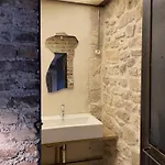 شقة فندقية Secret D'uzes - Le Loft - Avec Piscine Chauffee 4*
