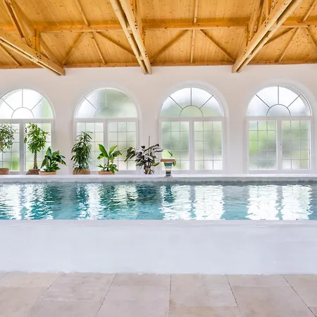 Апарт-отель Secret D'uzes - Le Loft - Avec Piscine Chauffee