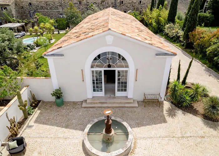 Secret D'uzes - Le Loft - Avec Piscine Chauffee Апарт-отель Юзес