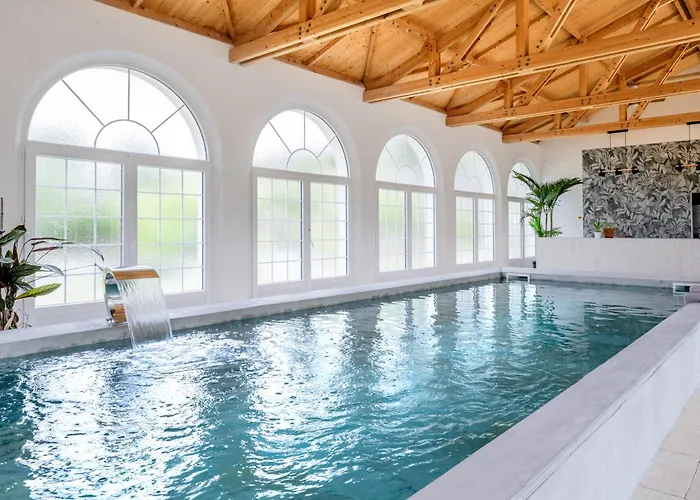 Secret D'uzes - Le Loft - Avec Piscine Chauffee Апарт-отель 4*