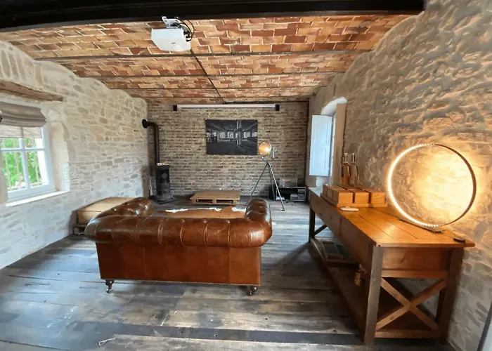 Апарт-отель Secret D'uzes - Le Loft - Avec Piscine Chauffee 4*