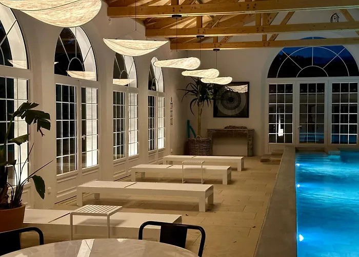 Secret D'uzes - Le Loft - Avec Piscine Chauffee Апарт-отель