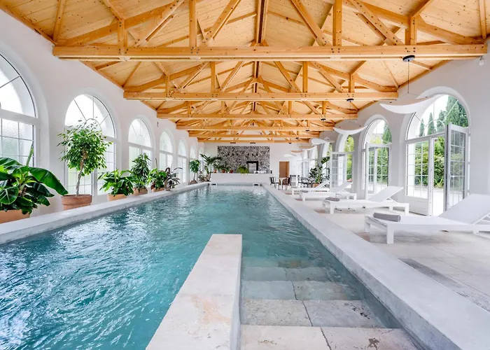 Secret D'uzes - Le Loft - Avec Piscine Chauffee Апарт-отель