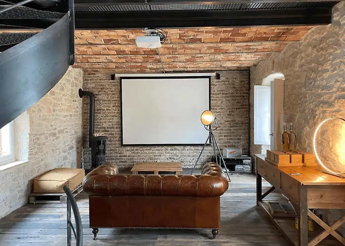 Secret D'uzes - Le Loft - Avec Piscine Chauffee Юзес