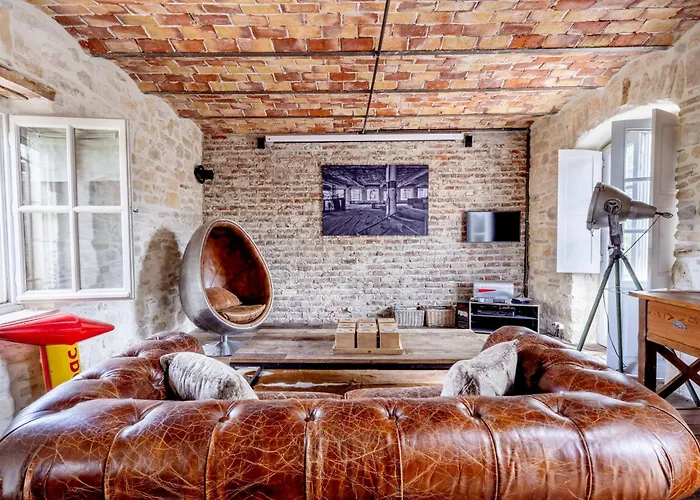 Secret D'uzes - Le Loft - Avec Piscine Chauffee Апарт-отель Юзес