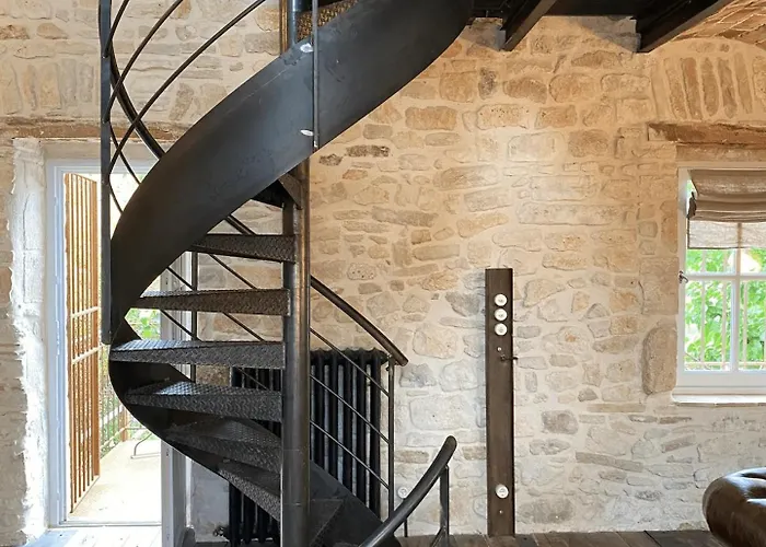 Secret D'uzes - Le Loft - Avec Piscine Chauffee 4*