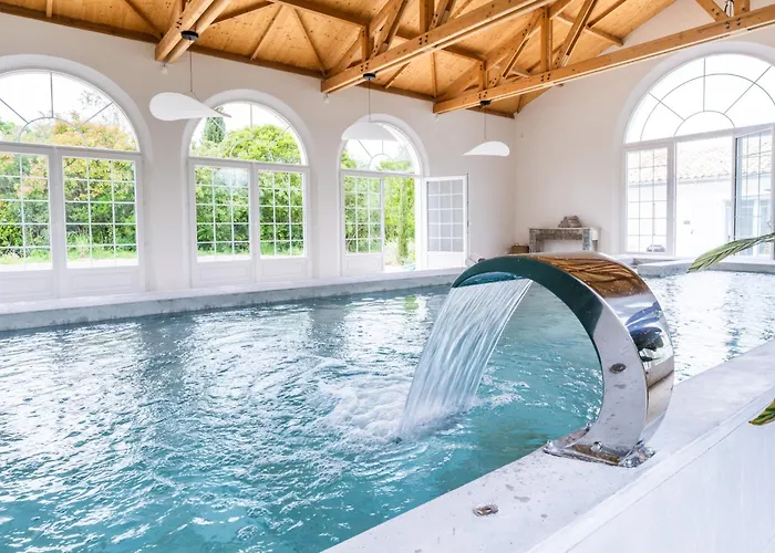 Secret D'uzes - Le Loft - Avec Piscine Chauffee Юзес