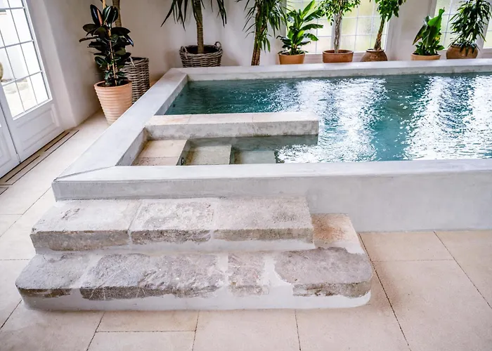 Secret D'uzes - Le Loft - Avec Piscine Chauffee 4*